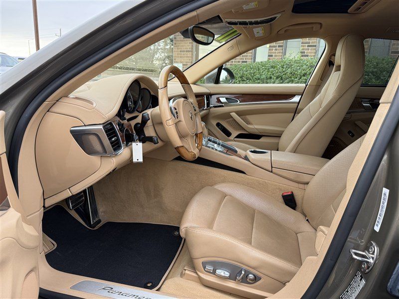Used 2011 Porsche Panamera RWD image 6