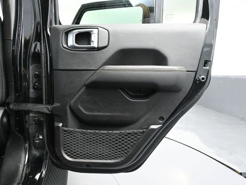 Used 2024 Jeep Wrangler Sahara AWD/4WD image 38