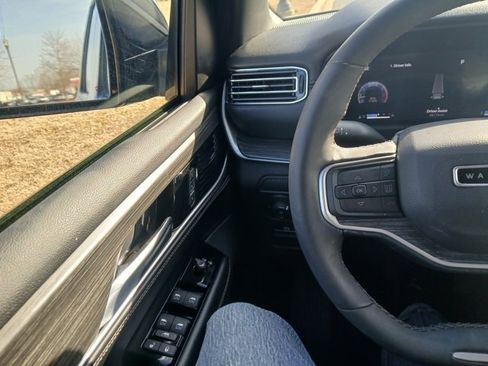 Used 2023 Jeep Wagoneer Series III w/ Premium Group I image 31