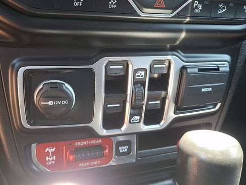 Used 2019 Jeep Wrangler Unlimited Rubicon AWD/4WD image 24