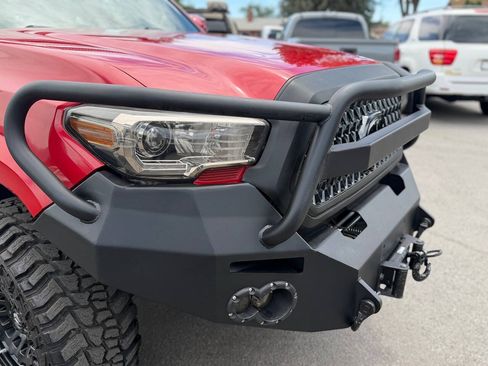 Used 2018 Toyota Tacoma TRD Off-Road w/ Technology Package AWD/4WD image 85