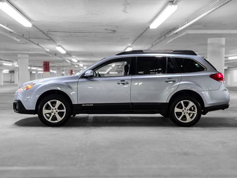 Used 2014 Subaru Outback 2.5i Limited w/ Moonroof Package AWD/4WD image 15