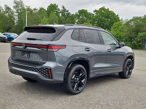 New 2026 Volkswagen Tiguan SE R-Line AWD/4WD image 3