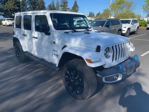 Used 2023 Jeep Wrangler Unlimited Sahara w/ Cold Weather Group image 5