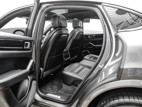 Used 2021 Porsche Cayenne Coupe AWD/4WD image 47