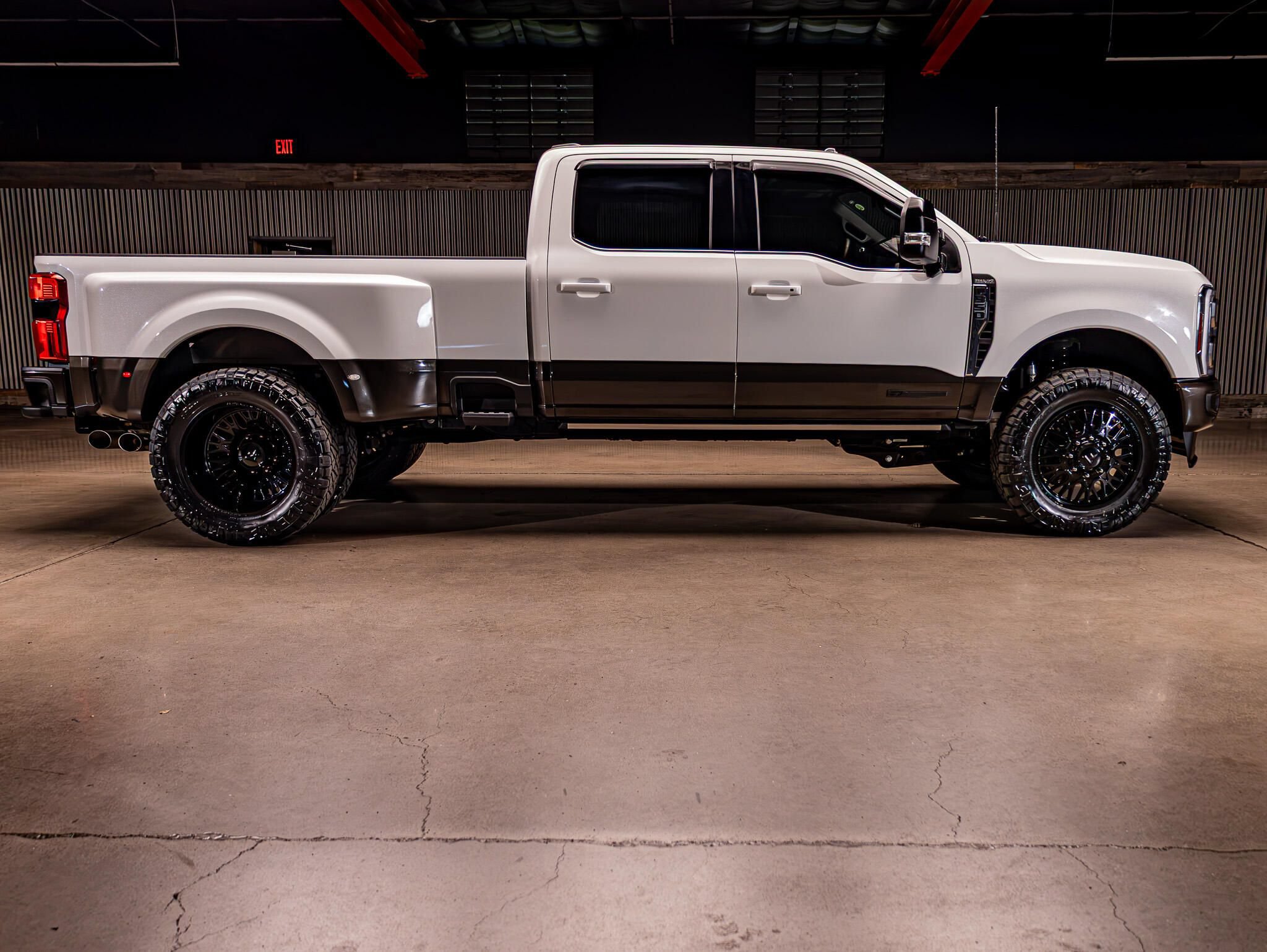 Used 2024 Ford F350 King Ranch AWD/4WD image 11
