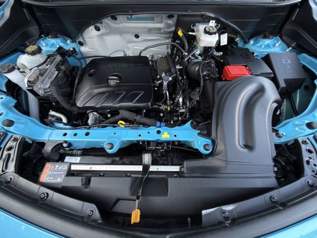 Certified 2025 Buick Encore GX Sport Touring FWD image 29