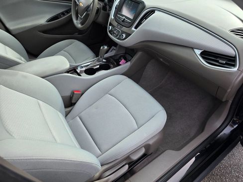 Used 2018 Chevrolet Malibu LS image 28