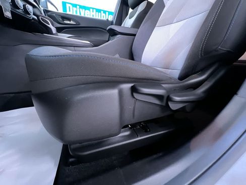 Used 2024 Chevrolet Trax LS w/ LS Convenience Package FWD image 13