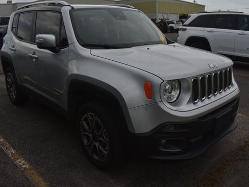 Used 2018 Jeep Renegade Limited w/ UConnect 8.4 Nav Group AWD/4WD image 2