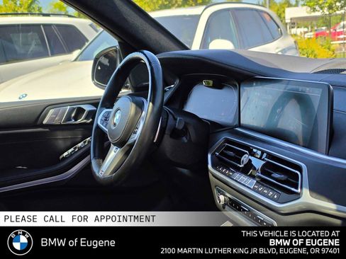 Used 2022 BMW X7 xDrive40i w/ M Sport Package AWD/4WD image 12