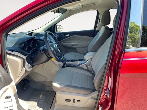 Used 2015 Ford Escape SE FWD image 9