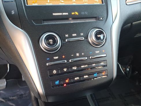 Used 2017 Lincoln MKC Reserve image 23