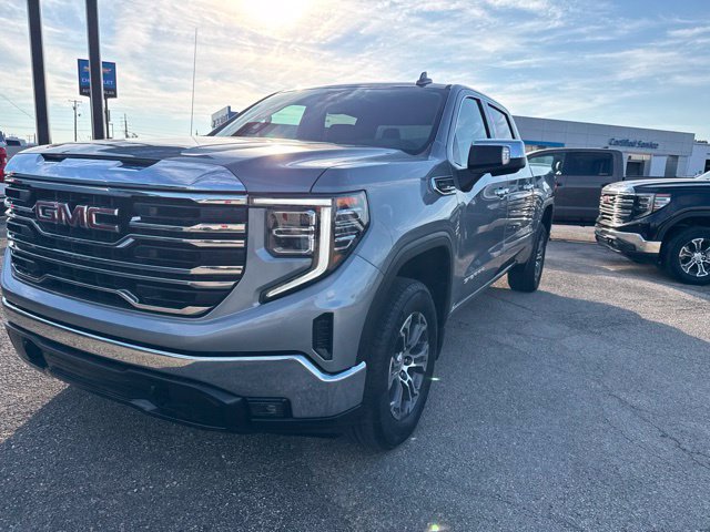 Used 2025 GMC Sierra 1500 SLT AWD/4WD image 3