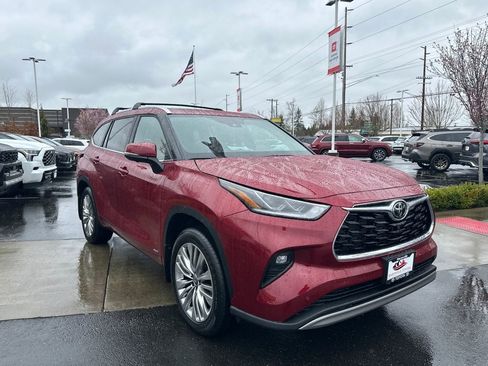 New 2026 Toyota Highlander Platinum image 7