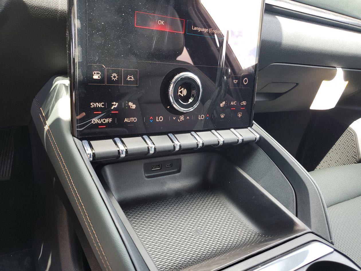 New 2026 GMC Terrain AT4 w/ Technology Package II AWD/4WD image 23