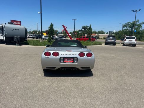 Used 2001 Chevrolet Corvette Convertible w/ Preferred Equipment Group2 RWD image 31