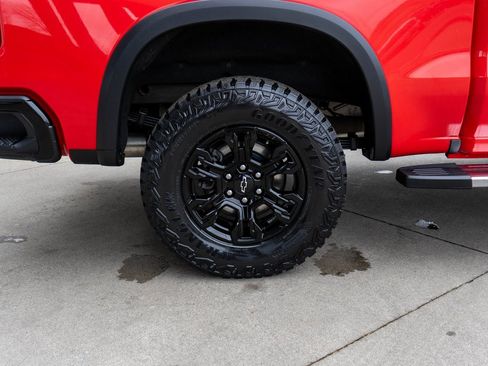 Used 2022 Chevrolet Silverado 1500 ZR2 w/ Technology Package image 36