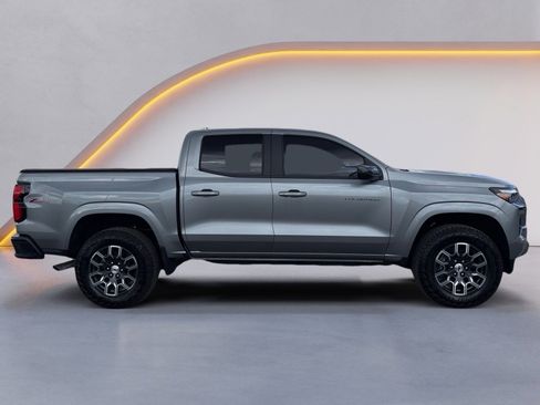 Used 2025 Chevrolet Colorado Z71 image 2