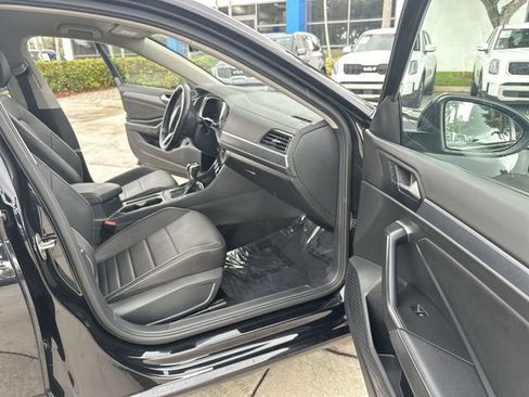 Used 2024 Volkswagen Jetta SE FWD image 30