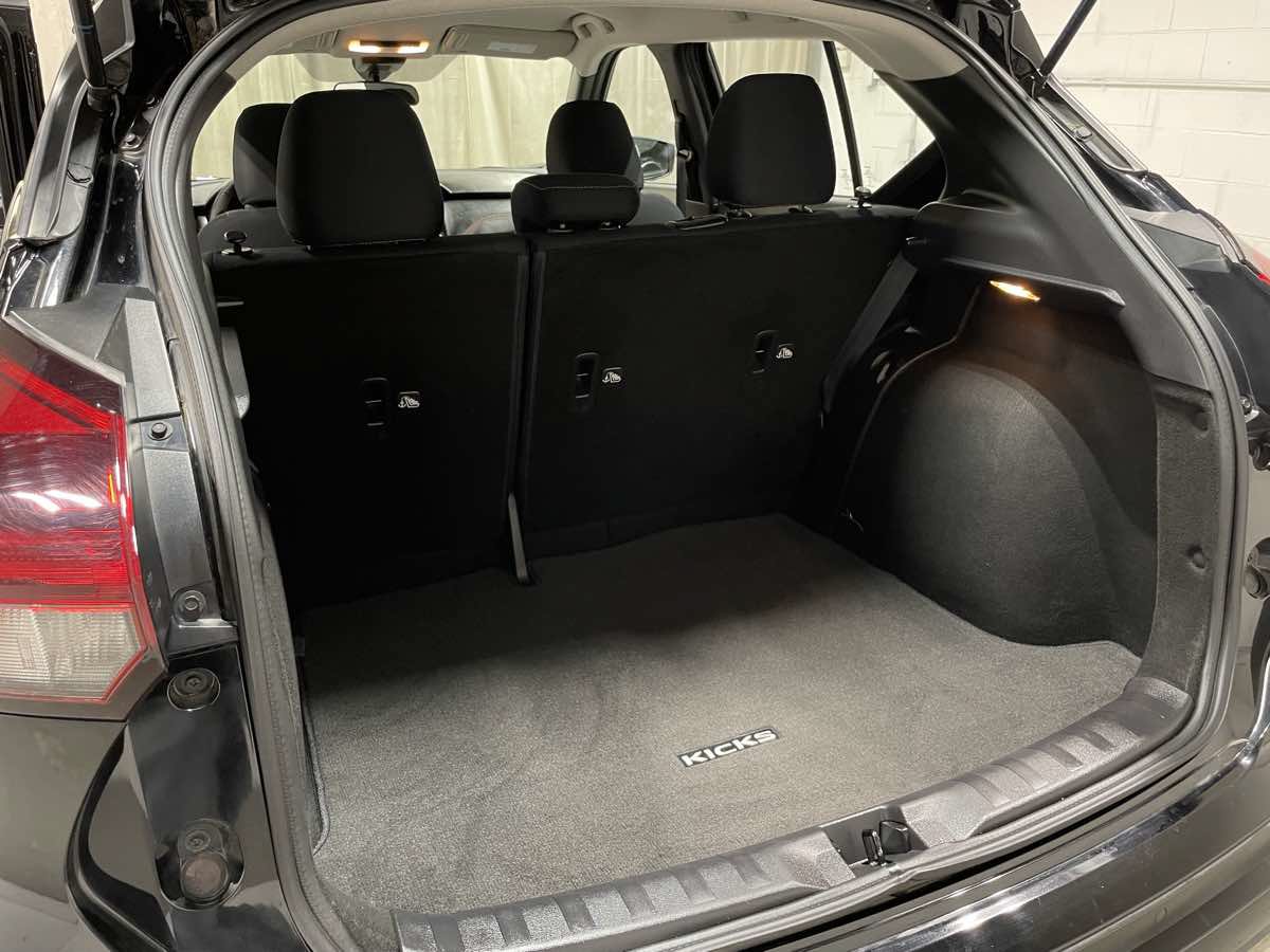 Used 2023 Nissan Kicks SR FWD image 18