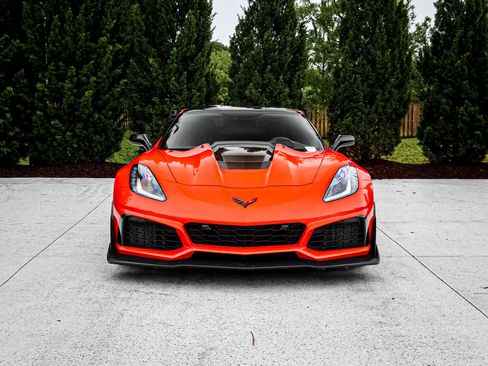 Used 2019 Chevrolet Corvette ZR1 RWD image 3
