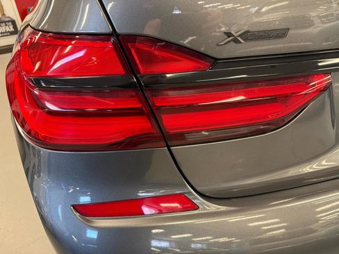 Used 2017 BMW 750i xDrive AWD/4WD image 12