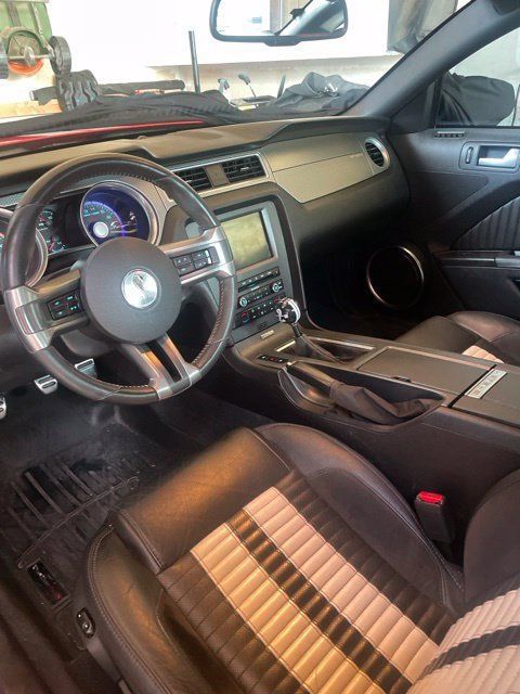 Used 2011 Ford Mustang Shelby GT500 w/ SVT Performance Pkg RWD image 9