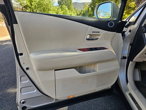 Used 2012 Lexus RX 450h AWD image 9