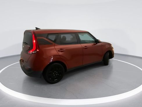 Used 2021 Kia Soul LX FWD image 4