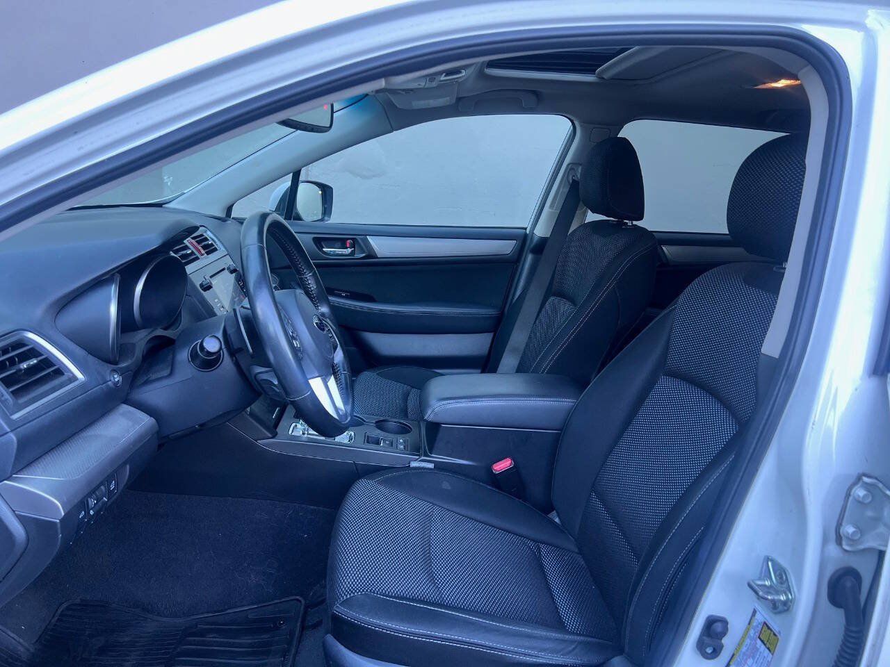 Used 2015 Subaru Outback 2.5i Premium AWD/4WD image 10