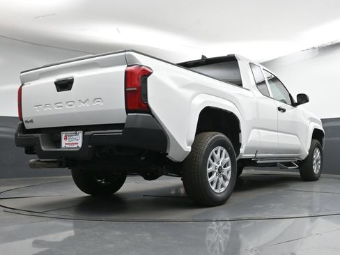 Used 2025 Toyota Tacoma SR image 25