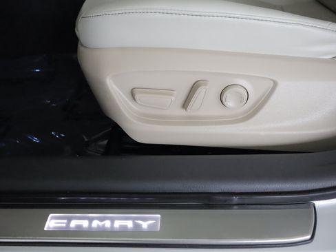 Used 2023 Toyota Camry XLE AWD/4WD image 12