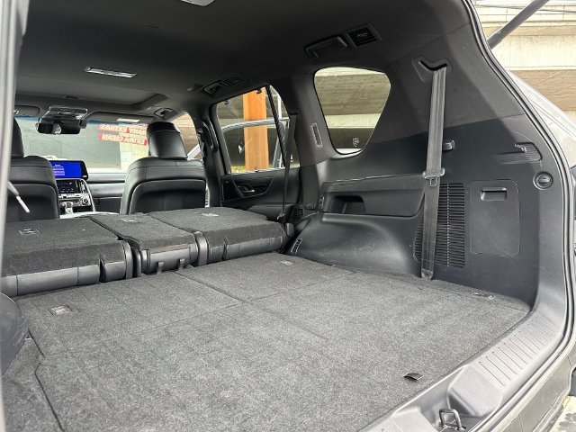 Used 2022 Lexus LX 600 4WD w/ Luxury Package image 54