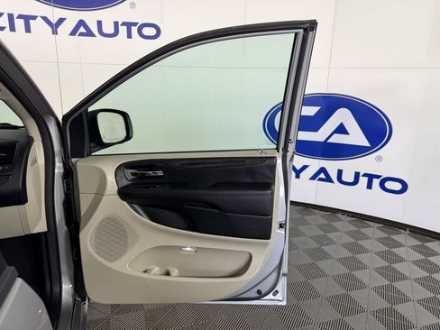 Used 2017 Dodge Grand Caravan SE w/ Power Window Group image 13