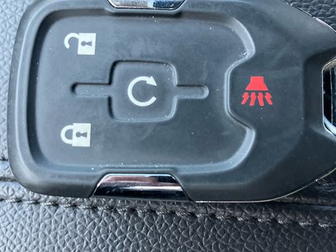 Used 2023 GMC Terrain SLE w/ Driver Convenience Package image 31