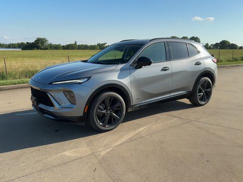 New 2025 Buick Envision Sport Touring image 8