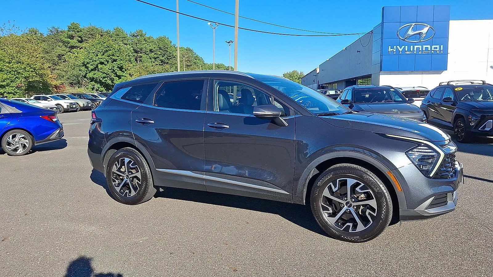 Used 2024 Kia Sportage EX AWD/4WD image 8