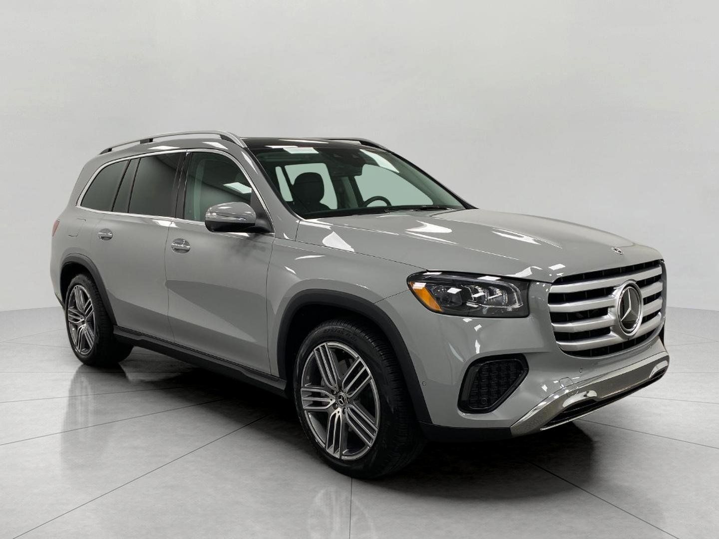 Certified 2026 Mercedes-Benz GLS 450 4MATIC image 1