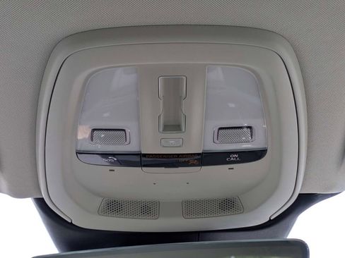 Certified 2022 Volvo XC60 B5 Momentum FWD image 22
