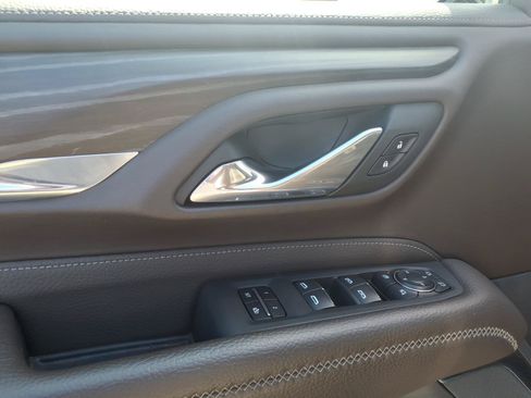 Used 2023 GMC Yukon Denali RWD image 9