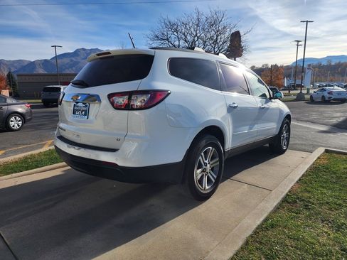 Used 2017 Chevrolet Traverse LT image 5