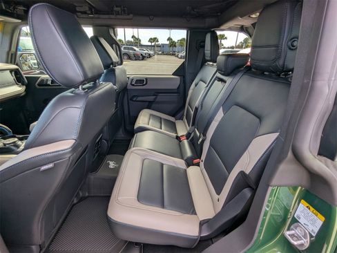 Used 2024 Ford Bronco Wildtrak image 14