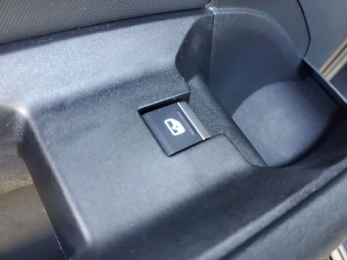 Used 2024 Audi Q4 e-tron Premium Plus w/ Premium Plus image 17