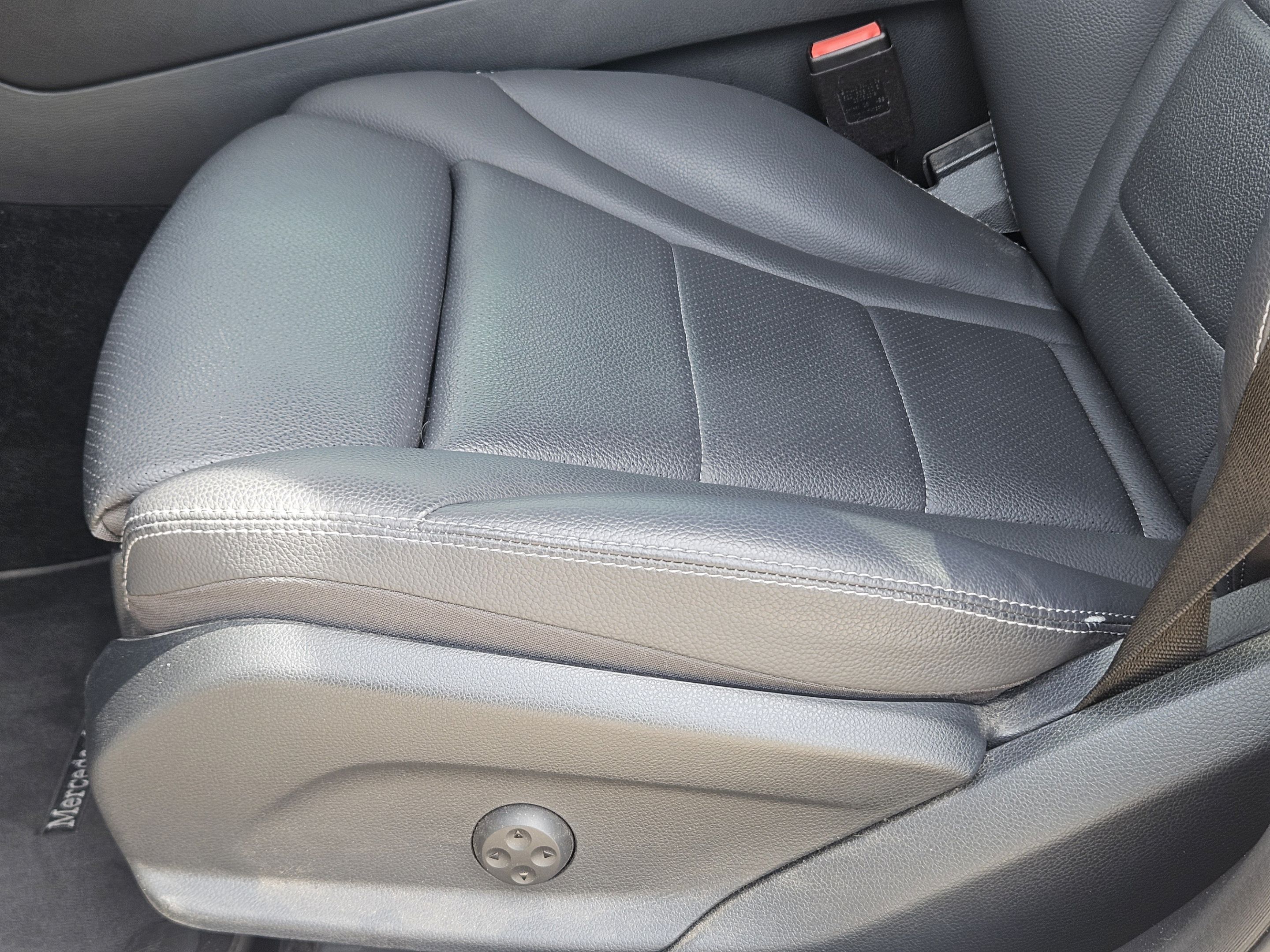 Used 2020 Mercedes-Benz GLC 300 image 16