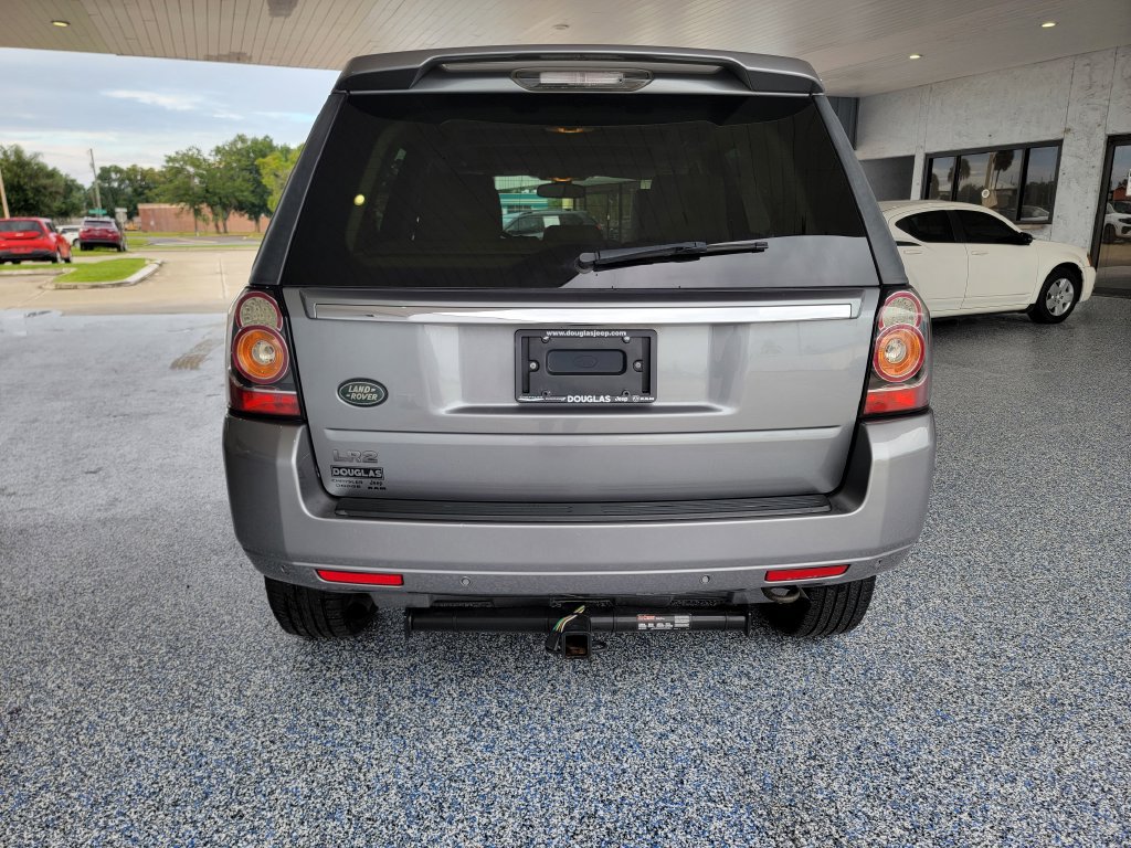 Used 2013 Land Rover LR2 AWD/4WD image 3