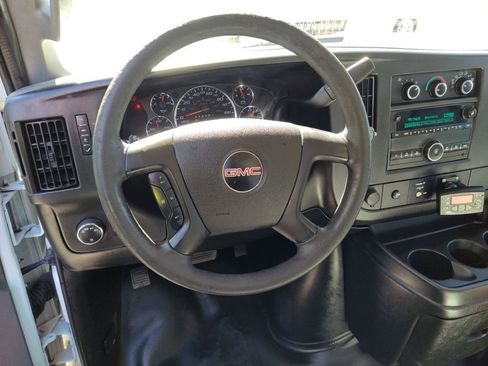Used 2016 GMC Savana 2500 image 33