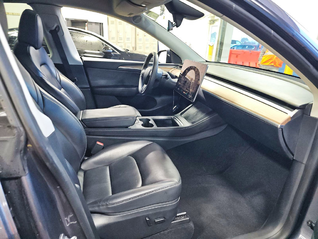 Used 2023 Tesla Model Y Long Range AWD/4WD image 11