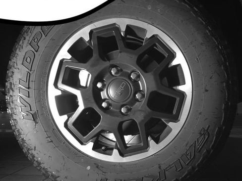 Used 2025 Toyota Tacoma TRD Off-Road AWD/4WD image 26