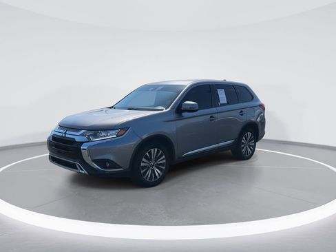 Used 2020 Mitsubishi Outlander AWD image 4